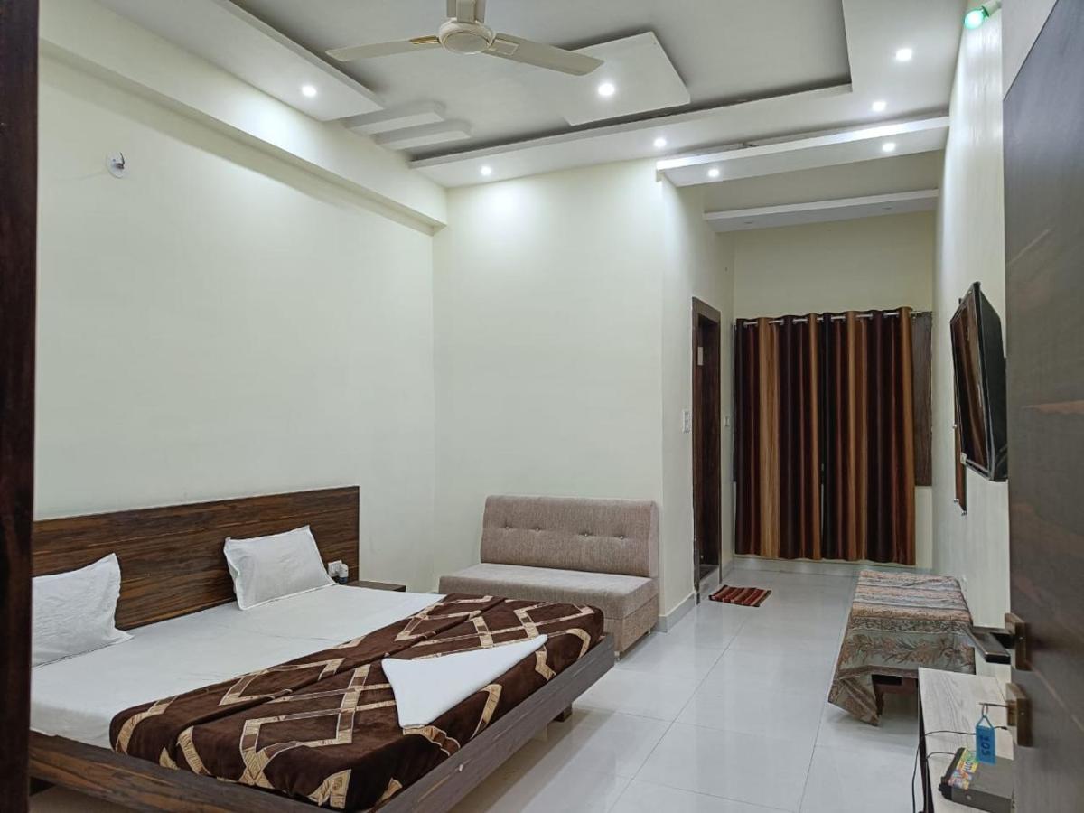Hotel Parag Palace Dzsabalpur Kültér fotó