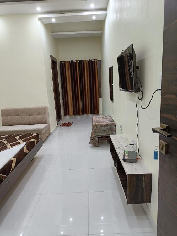 Hotel Parag Palace Dzsabalpur Kültér fotó